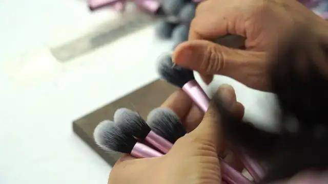 业：拼多多订单助力宝妈实现家门口就业梦pg模拟器电脑版鹿邑小刷子“刷”出大产